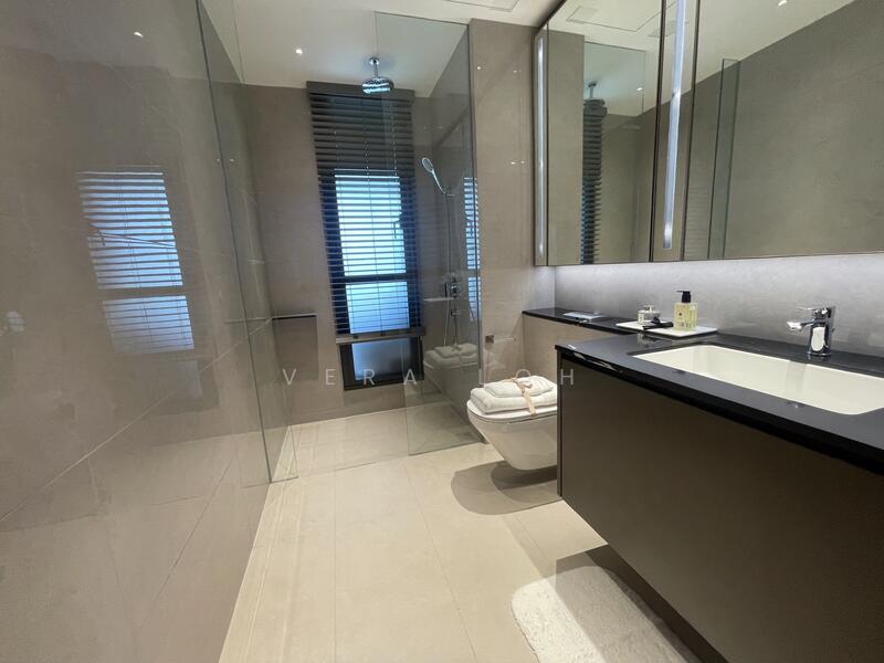 One Marina Gardens Apartment For Sale at S$ 4,702,800 | PropertyGuru Singapore - Bathroom