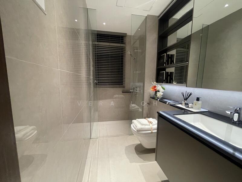 One Marina Gardens Apartment For Sale at S$ 4,702,800 | PropertyGuru Singapore - Bathroom