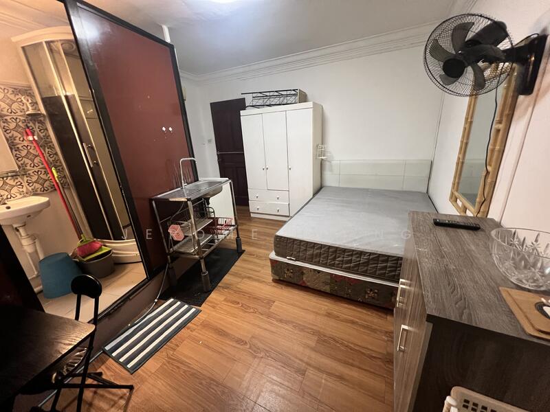 The Plaza, 7500A Beach Road, Beach Road / Bugis / Rochor, Room Rental, 150 sqft, Apartment For Rent, by Jerome Huang, 25552660 - Bedroom - PropertyGuru.com.sg