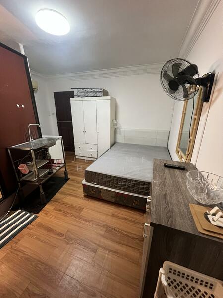 The Plaza, 7500A Beach Road, Beach Road / Bugis / Rochor, Room Rental, 150 sqft, Apartment For Rent, by Jerome Huang, 25552660 - Bedroom - PropertyGuru.com.sg