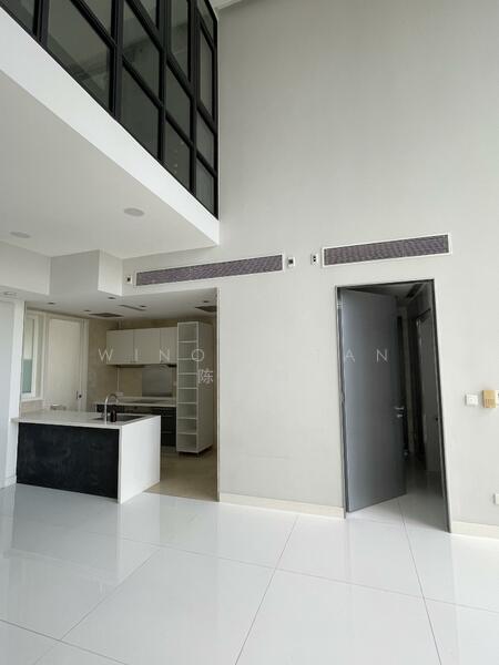 Kitchen & Private Lift Lobby