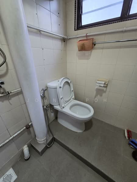 11 Eunos Crescent, 11 Eunos Crescent, Room Rental, 150 sqft, HDB Flat For Rent, by Johnny Poh, 25553163 - Bathroom - PropertyGuru.com.sg