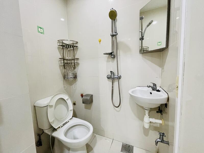 The Palette, 123 Pasir Ris Grove, Room Rental, 108 sqft, Condominium For Rent, by Young Chng, 25553251 - Bathroom - PropertyGuru.com.sg