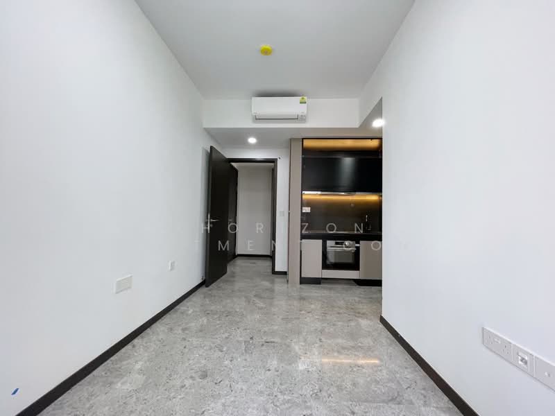 RV Altitude Condominium For Sale at S$ 1,780,000 | PropertyGuru Singapore - Kitchen