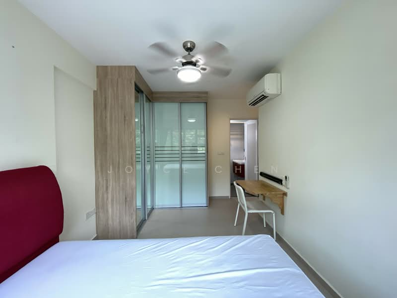 90A Telok Blangah Street 31, 90A Telok Blangah Street 31, 3 Bedrooms, 1,001 sqft, HDB Flat For Rent, by Joyce Chen, 25553421 - Master wardrobe - PropertyGuru.com.sg