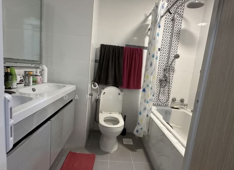 Regentville, 2 Hougang Street 92, 2 Bedrooms, 1,163 sqft, Condominium For Sale, by Daphne Tan, 25553997 - Bathroom - PropertyGuru.com.sg