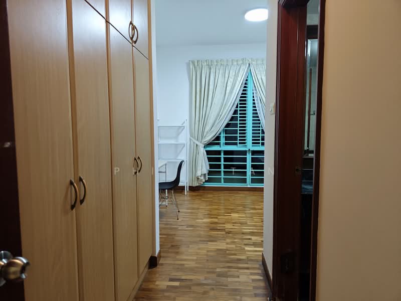 Hazel Park Condo, 21 Hazel Park Condo, Room Rental, 200 sqft, Condominium For Rent, by Philip Tan, 25554544 - Full height Wardrobe - PropertyGuru.com.sg