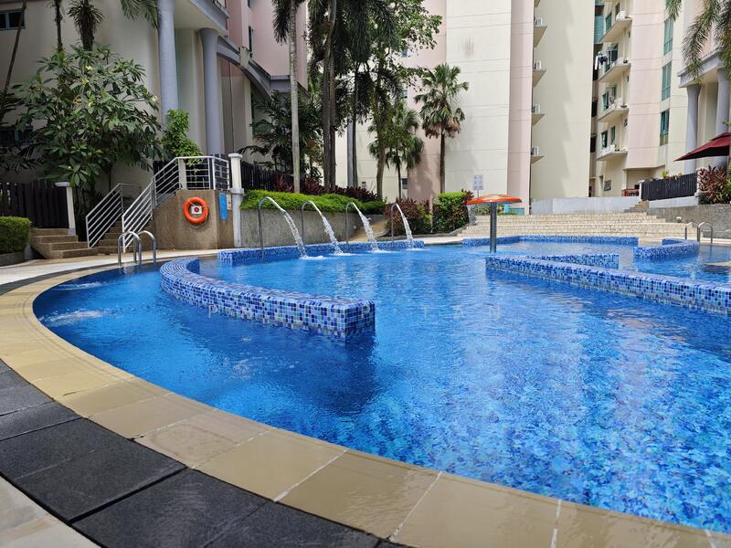 Hazel Park Condo, 21 Hazel Park Condo, Room Rental, 200 sqft, Condominium For Rent, by Philip Tan, 25554544 - Jacuzzi Pools - PropertyGuru.com.sg