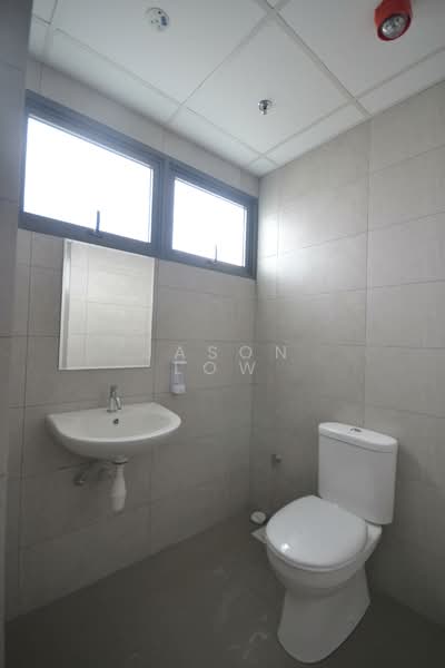 T-Space, 1 Tampines North Drive 1, 2,422 sqft, Factory / Workshop (B2) For Sale, by Jason Low, 25554976 - Bathroom - CommercialGuru.com.sg