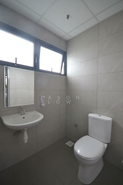T-Space, 1 Tampines North Drive 1, 2,422 sqft, Factory / Workshop (B2) For Sale, by Jason Low, 25554976 - Bathroom - CommercialGuru.com.sg