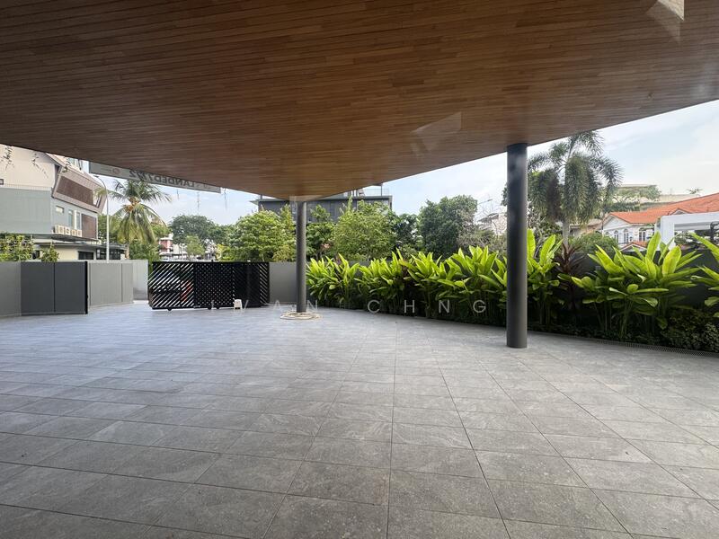 Super spacious porch