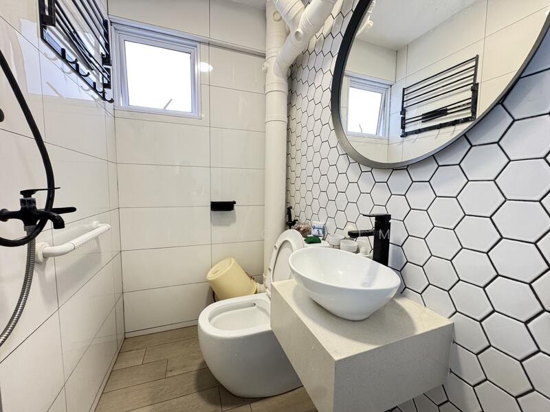 280 Bukit Batok East Avenue 3, 280 Bukit Batok East Avenue 3, 2 Bedrooms, 688 sqft, HDB Flat For Rent, by Jessica Lim, 25556330 - Bathroom - PropertyGuru.com.sg