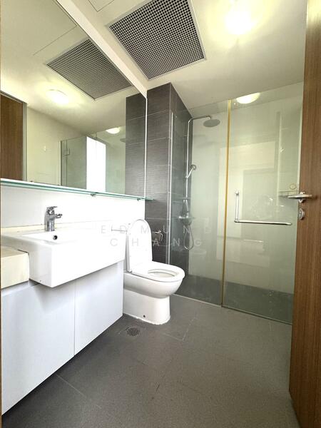 The Vue, 355 Upper Paya Lebar Road, 1 Bedroom, 431 sqft, Condominium For Rent, by Edmund Chang, 25557132 - Bathroom - PropertyGuru.com.sg