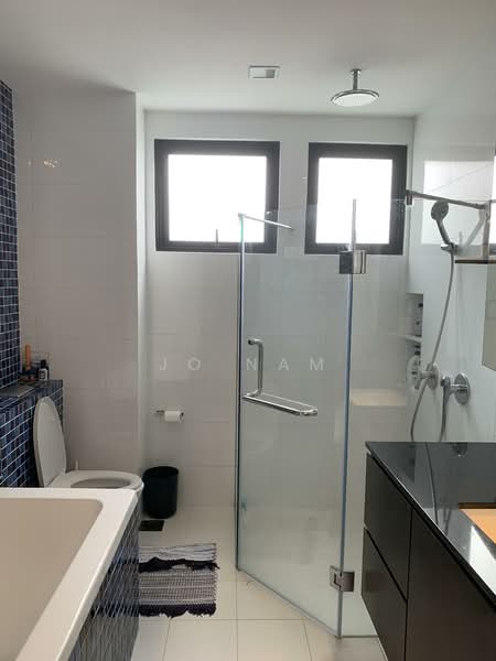 Orchard Court, 19 Oxley Road, 3 Bedrooms, 1,453 sqft, Apartment For Rent, by Jo Nam, 25557491 - Bathroom - PropertyGuru.com.sg