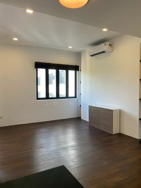 Orchard Court, 19 Oxley Road, 3 Bedrooms, 1,453 sqft, Apartment For Rent, by Jo Nam, 25557491 - Open Lounge/Study Area - PropertyGuru.com.sg