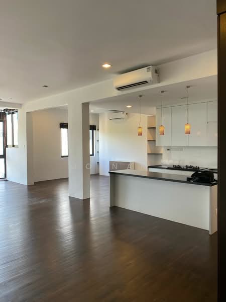 Orchard Court, 19 Oxley Road, 3 Bedrooms, 1,453 sqft, Apartment For Rent, by Jo Nam, 25557491 - Living Room - PropertyGuru.com.sg