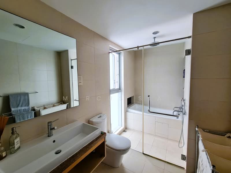 The Cathay Residences, 30 Mount Sophia, 2 Bedrooms, 1,003 sqft, Apartment For Rent, by Marcus Sia, 25557607 - Bathroom - PropertyGuru.com.sg