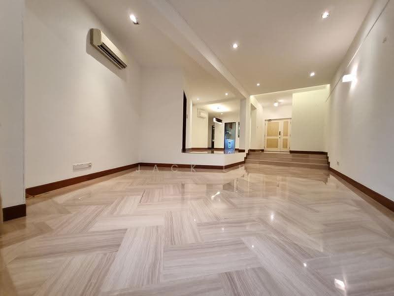 Orange Regency, 101 Fernhill Road, Tanglin / Holland / Bukit Timah, 4 Bedrooms, 1,997 sqft, Apartment For Rent, by Jack Lu, 25558106 - Living Room - PropertyGuru.com.sg
