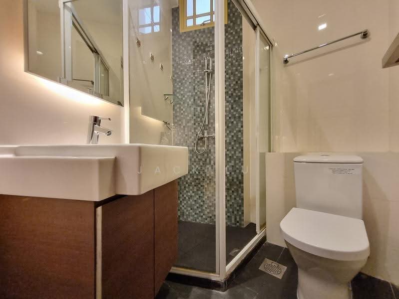 Orange Regency, 101 Fernhill Road, Tanglin / Holland / Bukit Timah, 4 Bedrooms, 1,997 sqft, Apartment For Rent, by Jack Lu, 25558106 - Bathroom - PropertyGuru.com.sg