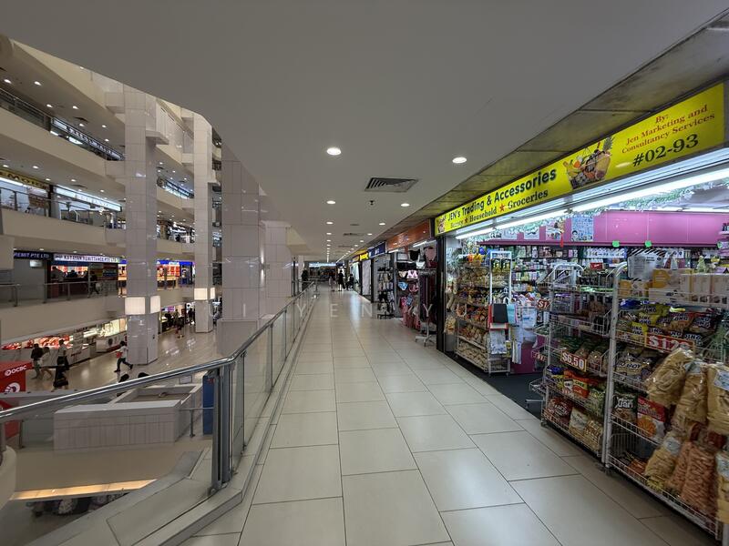 LUCKY PLAZA