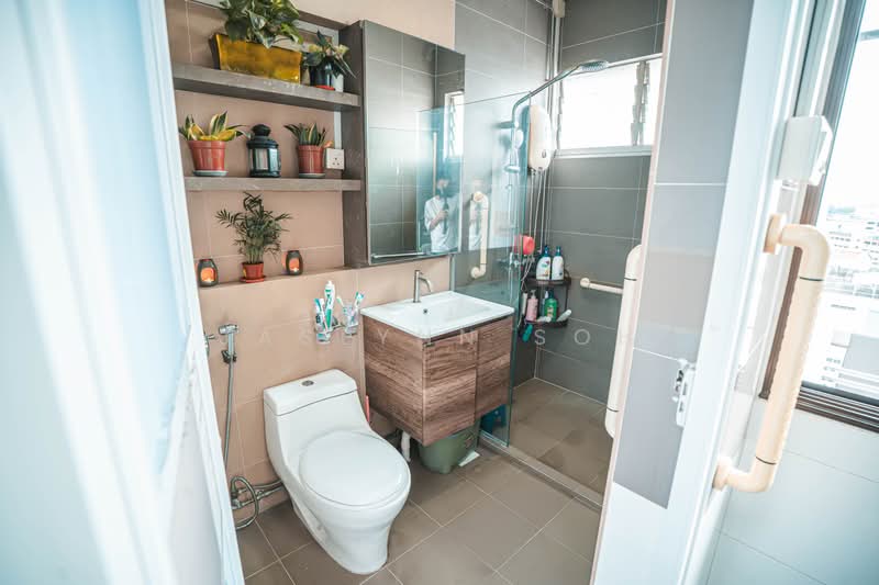 420 Choa Chu Kang Avenue 4, 420 Choa Chu Kang Avenue 4, 4 Bedrooms, 1,593 sqft, HDB Flat For Sale, by Jaslynn Soh, 25558307 - Bathroom - PropertyGuru.com.sg