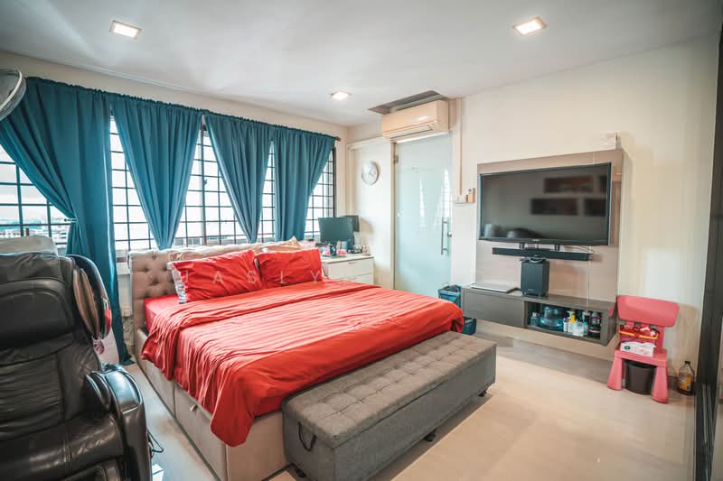 420 Choa Chu Kang Avenue 4, 420 Choa Chu Kang Avenue 4, 4 Bedrooms, 1,593 sqft, HDB Flat For Sale, by Jaslynn Soh, 25558307 - Master Bedroom - PropertyGuru.com.sg