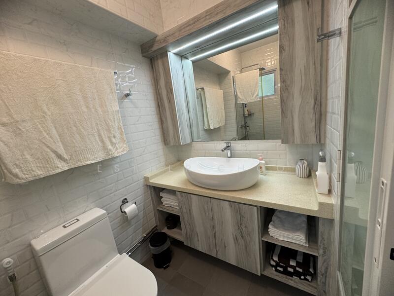296B Compassvale Crescent, 296B Compassvale Crescent, 3 Bedrooms, 1,194 sqft, HDB Flat For Rent, by Esther Choo, 25558506 - Bathroom - PropertyGuru.com.sg