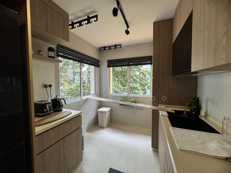 296B Compassvale Crescent, 296B Compassvale Crescent, 3 Bedrooms, 1,194 sqft, HDB Flat For Rent, by Esther Choo, 25558506 - Kitchen - PropertyGuru.com.sg