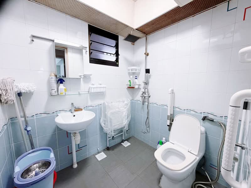436C Fernvale Road, 436C Fernvale Road, Room Rental, 108 sqft, HDB Flat For Rent, by Nicole Lee, 25559348 - Bathroom - PropertyGuru.com.sg