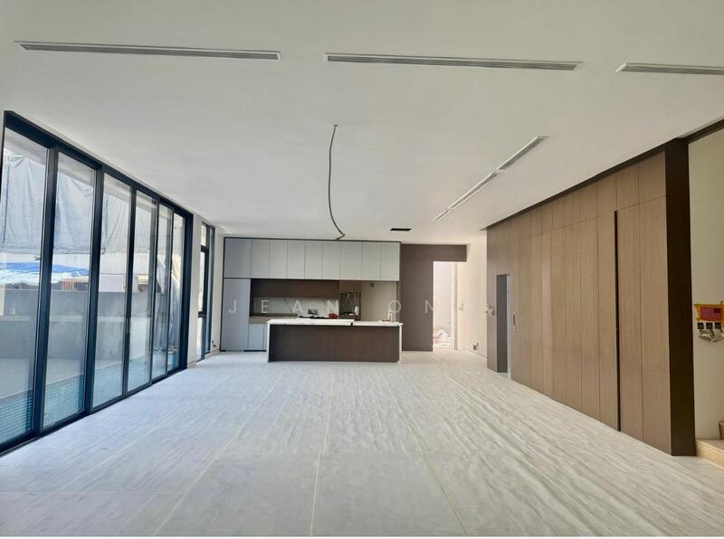 For Sale - ❤️ BRAND NEW TOP❤️D10 2.5 STY SEMID. WIDE FRONTAGE. 1KM HENRY PARK PRI. ☎️JEAN 93571119