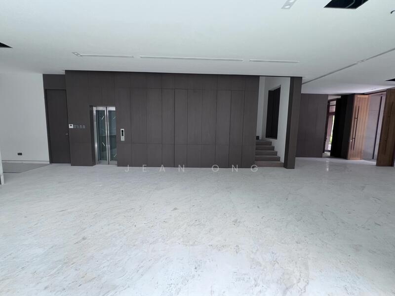 For Sale - ❤️ BRAND NEW TOP❤️D10 2.5 STY SEMID. WIDE FRONTAGE. 1KM HENRY PARK PRI. ☎️JEAN 93571119