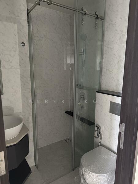 The LINQ @ Beauty World, 118 Upper Bukit Timah Road, 3 Bedrooms, 958 sqft, Condominium For Rent, by Albert Koh, 25559679 - Bathroom - PropertyGuru.com.sg