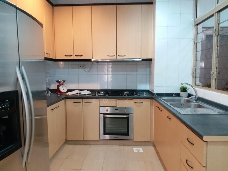 Leonie Condotel, 2 Leonie Hill Road, 4 Bedrooms, 2,722 sqft, Condominium For Rent, by Meriell Alexiz Kwek, 25560398 - Kitchen - PropertyGuru.com.sg
