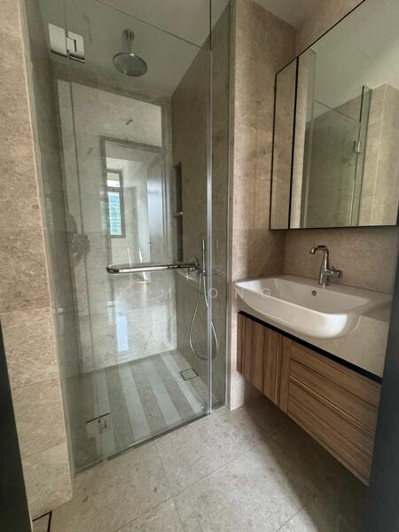 Pullman Residences, 18 Dunearn Road, 2 Bedrooms, 668 sqft, Condominium For Rent, by Tim Ong, 25560518 - Bathroom - PropertyGuru.com.sg