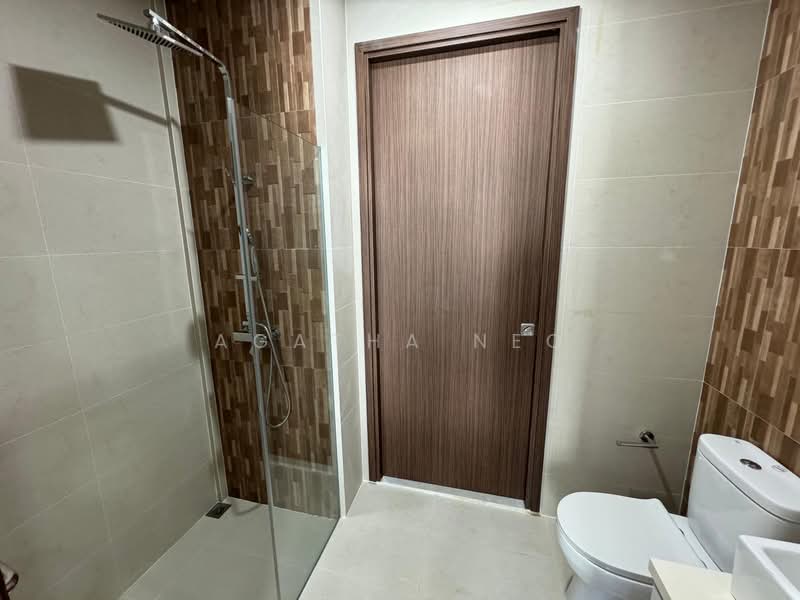 Laurel Tree, 42 Hillview Terrace, 1 Bedroom, 463 sqft, Condominium For Rent, by Agatha Neo, 25560709 - Bathroom - PropertyGuru.com.sg