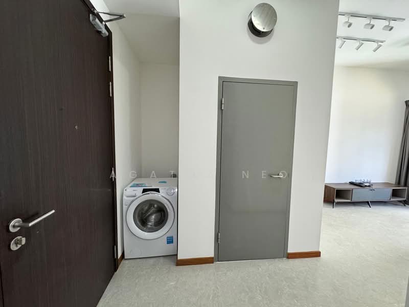 Laurel Tree, 42 Hillview Terrace, 1 Bedroom, 463 sqft, Condominium For Rent, by Agatha Neo, 25560709 - Laundry Room - PropertyGuru.com.sg