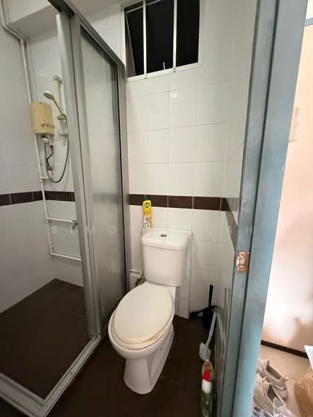 Master Bedroom in 251 Tanjong Katong, , Room Rental, 130 sqft, Apartment For Rent, by Simon Chuah, 25560791 - PropertyGuru.com.sg