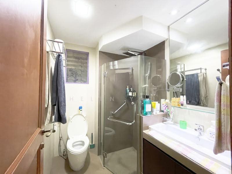 Westcove Condo, 10 West Coast Crescent, Buona Vista / West Coast / Clementi New Town, 2 Bedrooms, 1,141 sqft, Condominium For Sale, by Helen Yau, 25560914 - Bathroom - PropertyGuru.com.sg