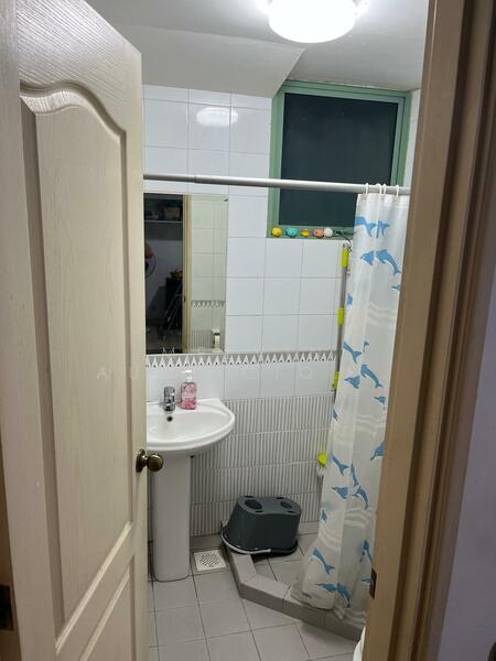 Tiara, 1 Kim Seng Walk, 2 Bedrooms, 893 sqft, Apartment For Rent, by Melvin Auspicious Lee 李俊豪, 25561162 - Bathroom - PropertyGuru.com.sg
