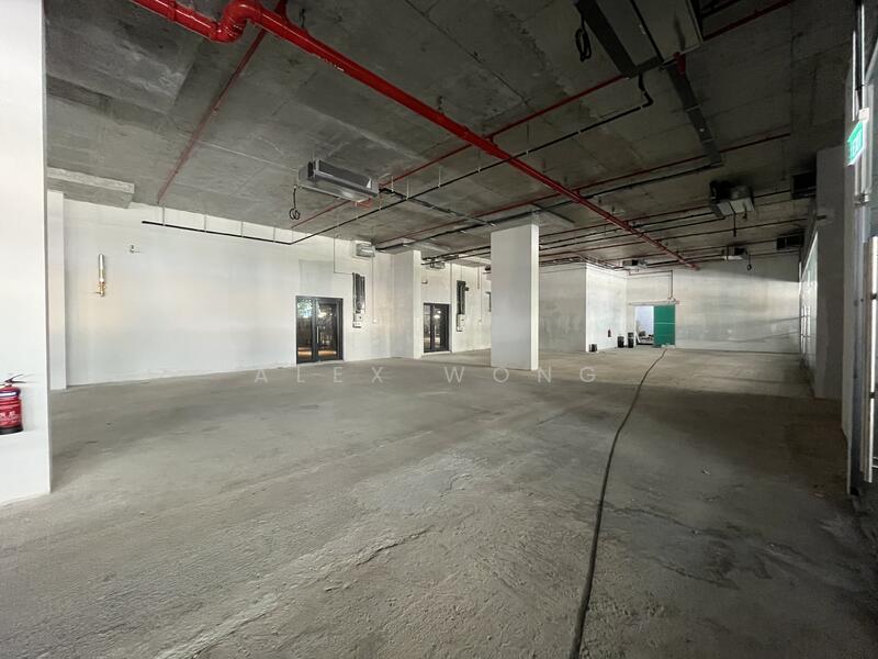 Bugis Ground Floor Commercial Space 武吉士黄金地段餐饮店 with Prominent Street Frontage, Middle Road, Bugis Junction, Liang Seah Street, 1,568 sqft, Food & Beverage For Rent, by Alex KF Wong 黄国峰, 25561193 - CommercialGuru.com.sg