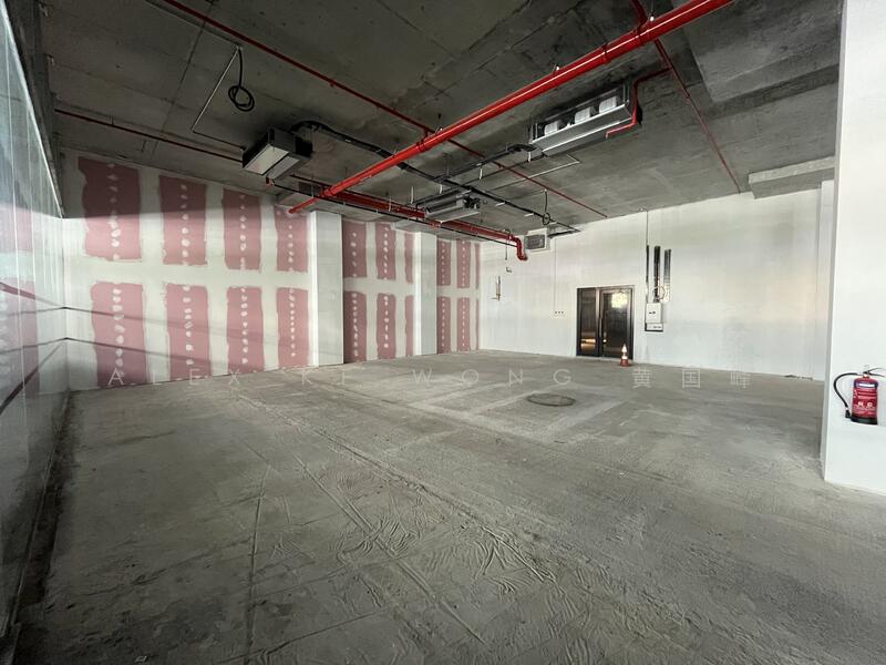 Bugis Ground Floor Commercial Space 武吉士黄金地段餐饮店 with Prominent Street Frontage, Middle Road, Bugis Junction, Liang Seah Street, 1,568 sqft, Food & Beverage For Rent, by Alex KF Wong 黄国峰, 25561193 - CommercialGuru.com.sg