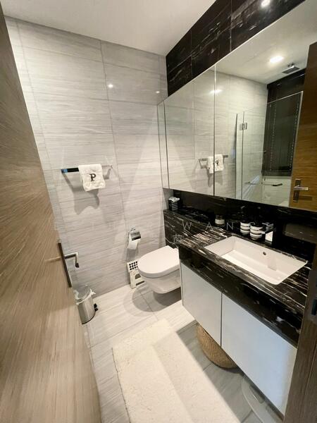 8 Saint Thomas, 8 Saint Thomas Walk, 2 Bedrooms, 807 sqft, Condominium For Sale, by Esther Wang 王芝茵, 25561288 - Bathroom - PropertyGuru.com.sg