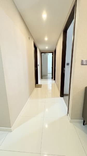 Heron Bay, Upper Serangoon View, 3 Bedrooms, 1,023 sqft, Executive Condominium For Rent, by Jo Nam, 25561588 - Hallway - PropertyGuru.com.sg