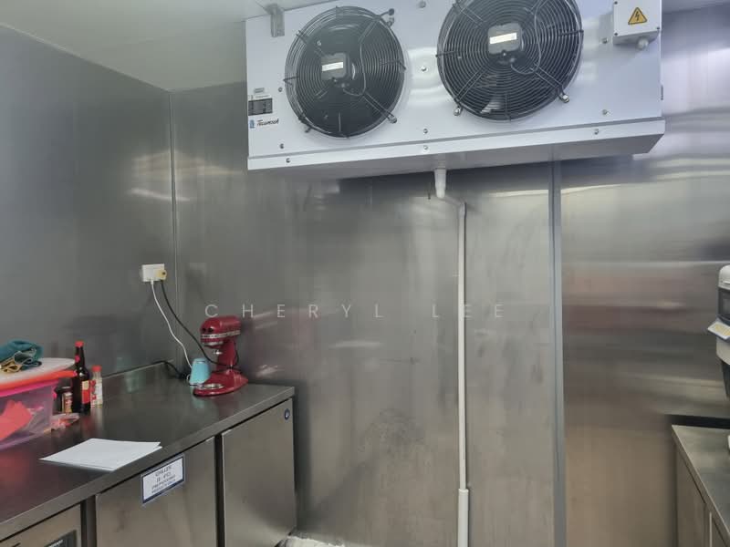 Ground Floor East 6m Ceiling Fitted Kitchen Ambient Processing Rooms etc 地面层厨房高屋顶冷冻处理库大停车场, Bedok / Upper East Coast, 6,000 sqft, Factory / Workshop (B2) For Rent, by Cheryl Lee, 25561642 - CommercialGuru.com.sg