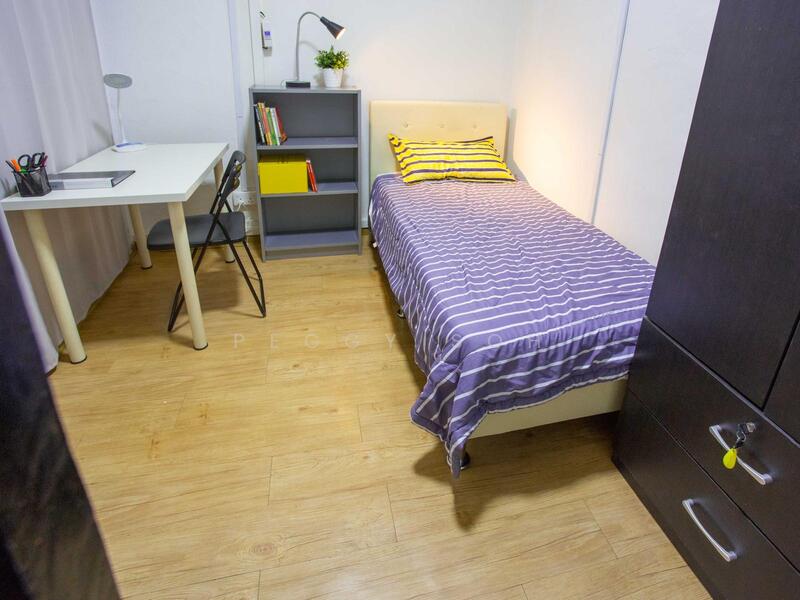 Sennett Estate, Jalan Kemboja, 6 Bedrooms, 1,800 sqft, Terraced House For Rent, by Peggy Soh, 25561656 - Bedroom - PropertyGuru.com.sg