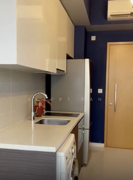 SkySuites 17, 17 Jalan Rajah, 1 Bedroom, 366 sqft, Apartment For Rent, by Albert Pan, 25561712 - Kitchen - PropertyGuru.com.sg