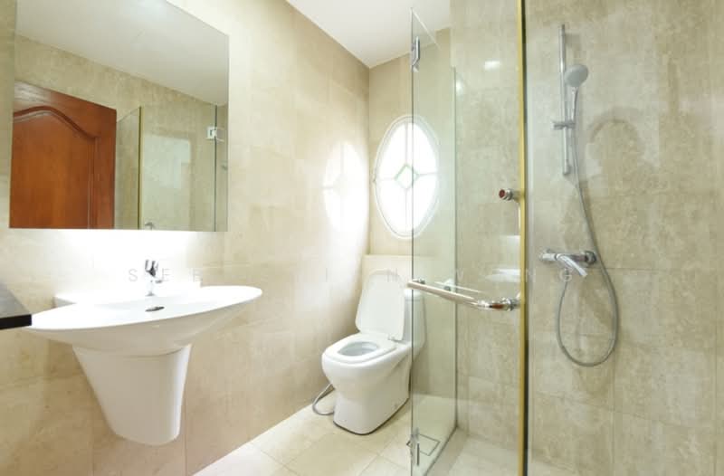 Gentle Villas, Gentle Drive, 5 Bedrooms, 7,382 sqft, Detached House For Rent, by Sebastian Wong, 25562599 - Bathroom - PropertyGuru.com.sg