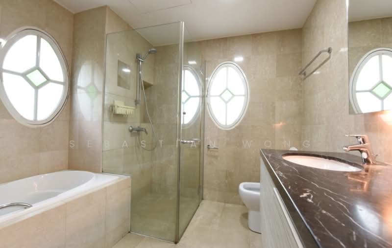 Gentle Villas, Gentle Drive, 5 Bedrooms, 7,382 sqft, Detached House For Rent, by Sebastian Wong, 25562599 - Bathroom - PropertyGuru.com.sg
