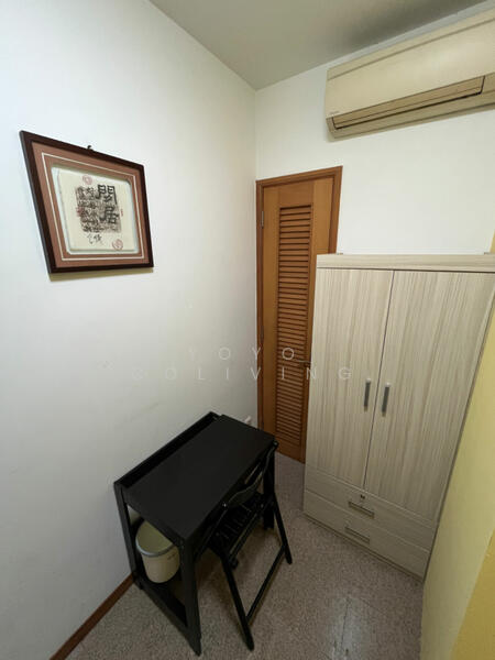 Queens, 12 Stirling Road, Room Rental, 80 sqft, Condominium For Rent, by Kingston, 25562682 - Study - PropertyGuru.com.sg