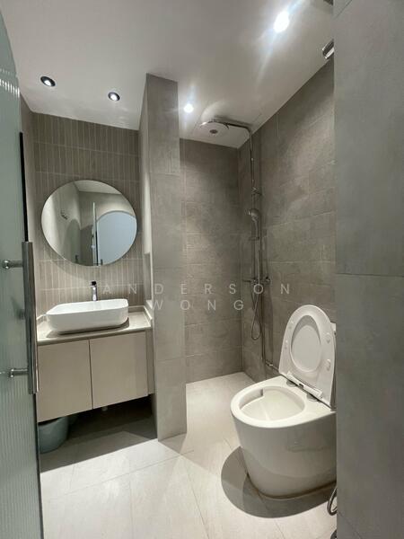 Oxley BizHub, 61 Ubi Road 1, 1,938 sqft, Light Industrial (B1) For Sale, by Anderson Wong, 25562722 - Bathroom - CommercialGuru.com.sg